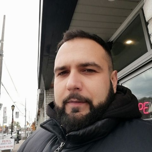 Meet your Posher, Loukas - Picture 1 of 1